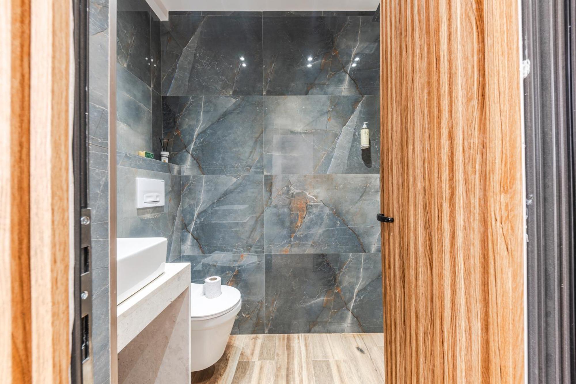 Atelier Apartments By Kondo Stays Тирана Екстер'єр фото