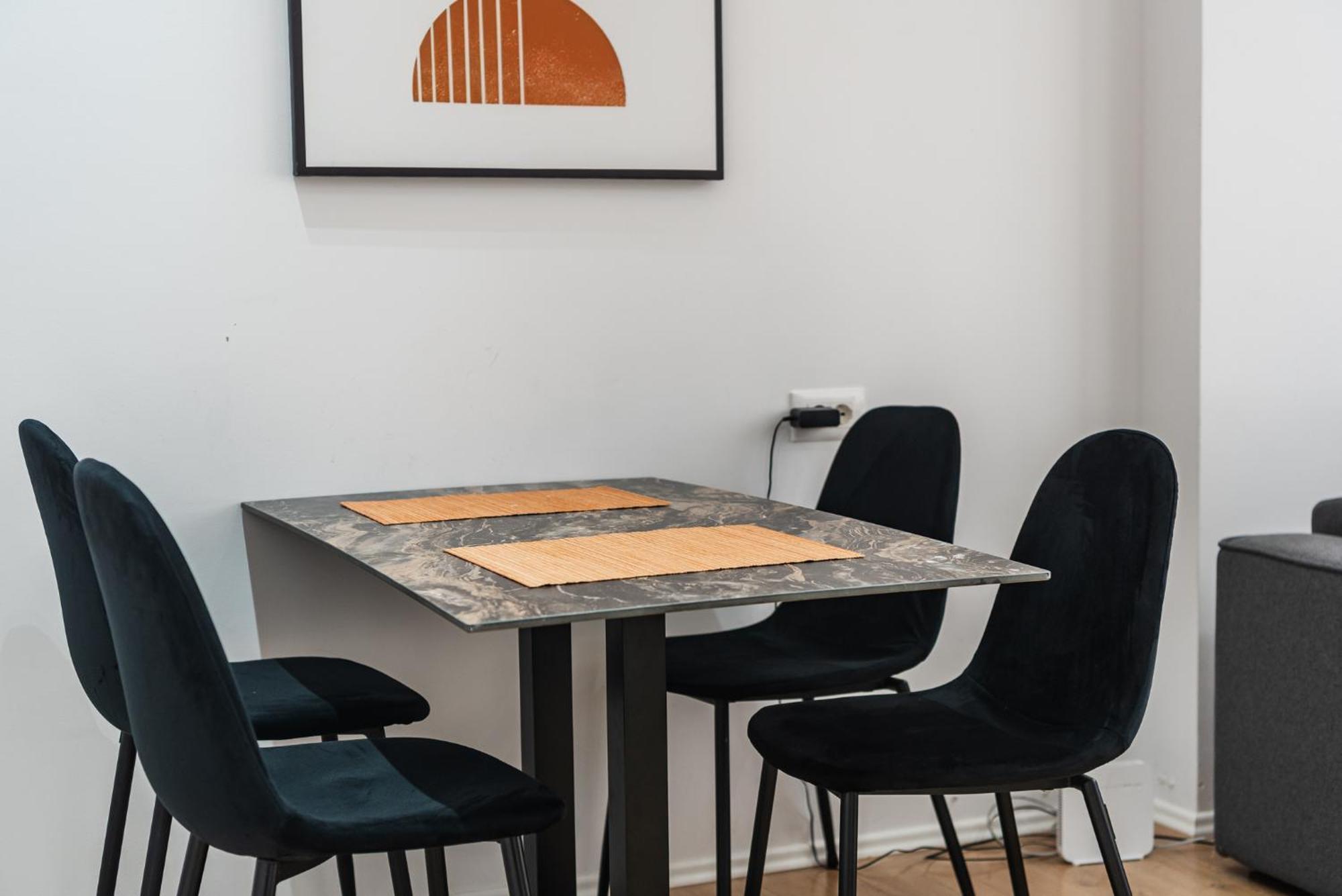 Atelier Apartments By Kondo Stays Тирана Екстер'єр фото
